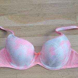 Victoria's Secret Pink and White Underwire Bra